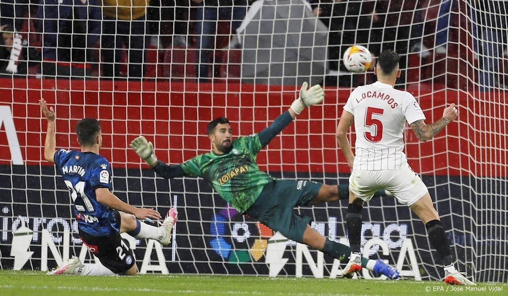 Sevilla pakt in blessuretijd punt tegen Alavés