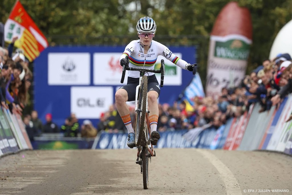 Veldrijdster Pieterse imponeert met wereldbekerzege in Overijse