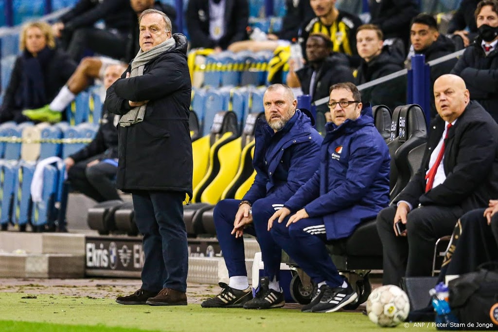 Advocaat rekent op versterkingen in transferperiode