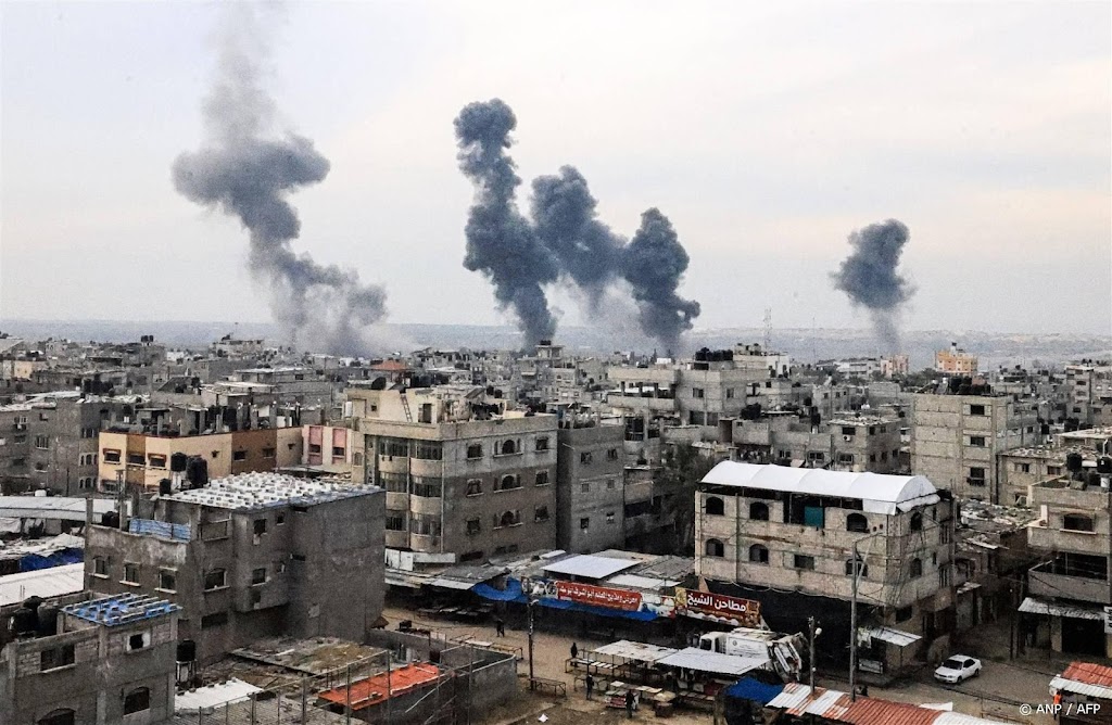 Ministers bij grenspost met Gaza: 25 miljoen extra voor noodhulp