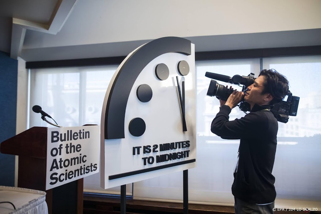Wetenschappers laten Doomsday Clock op twee voor twaalf staan
