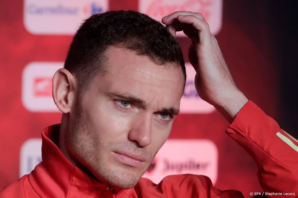 Oud-Ajacied Vermaelen beëindigt voetballoopbaan