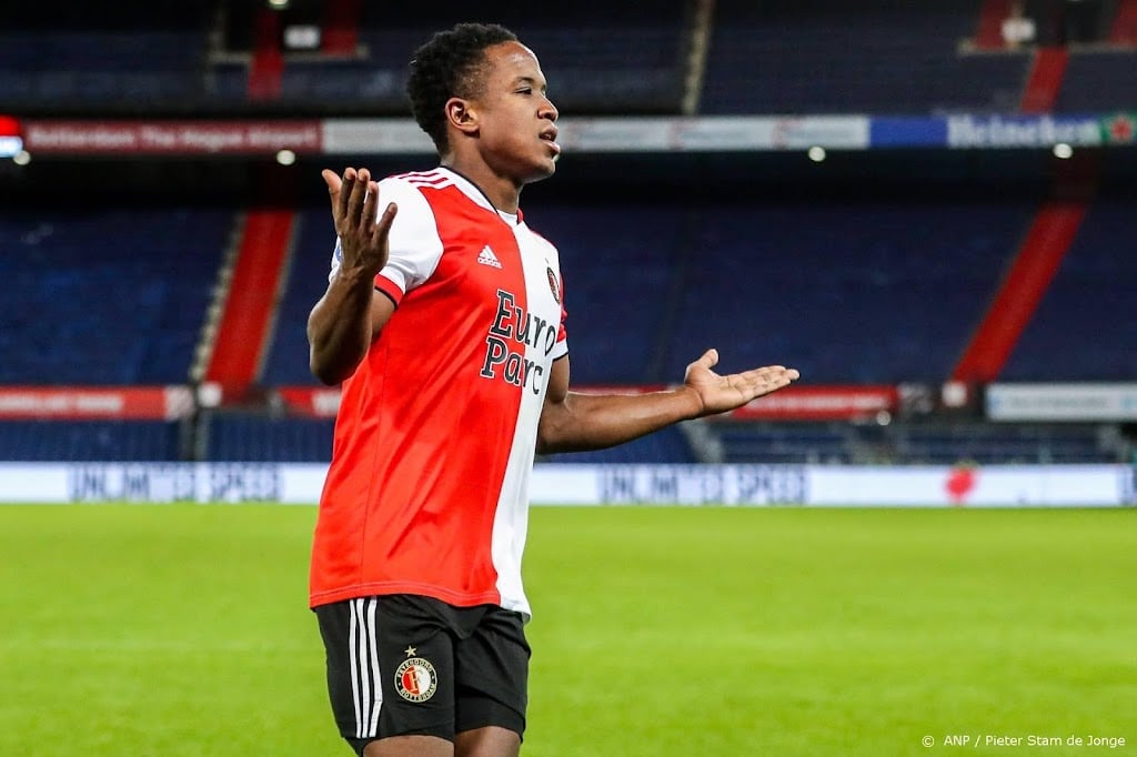 Sinisterra waarschijnlijk weer inzetbaar bij Feyenoord