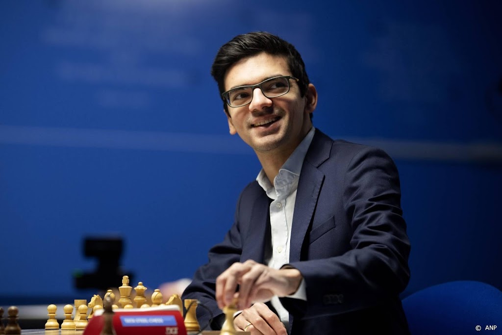 Eerste zege Giri op Tata Steel Chess, weer nederlaag Van Foreest