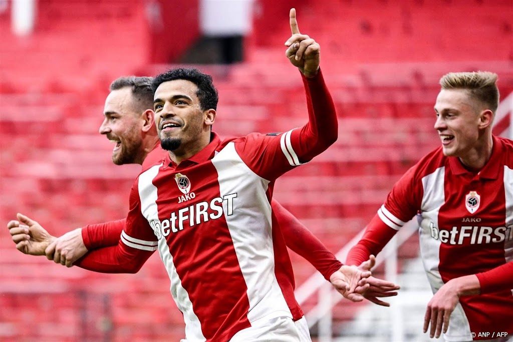 Nederlanders bezorgen Antwerp ruime zege op Charleroi