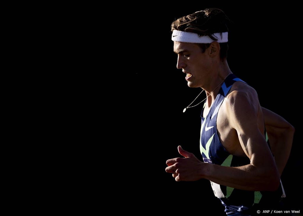 Veelvraat Foppen in kampioenschapsrecord naar titel 3000 meter