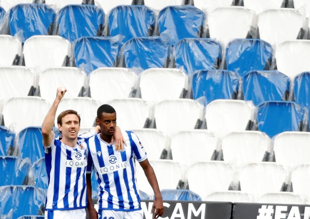 Hattrick Isak helpt Real Sociedad aan ruime zege