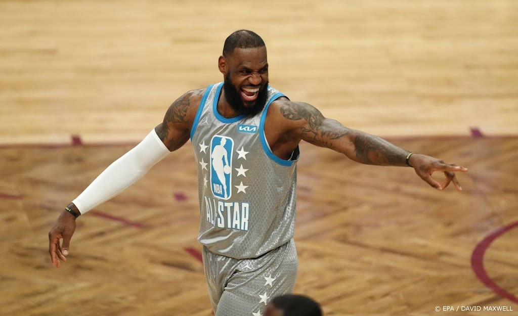 Curry schiet Team LeBron naar winst van All Star-wedstrijd