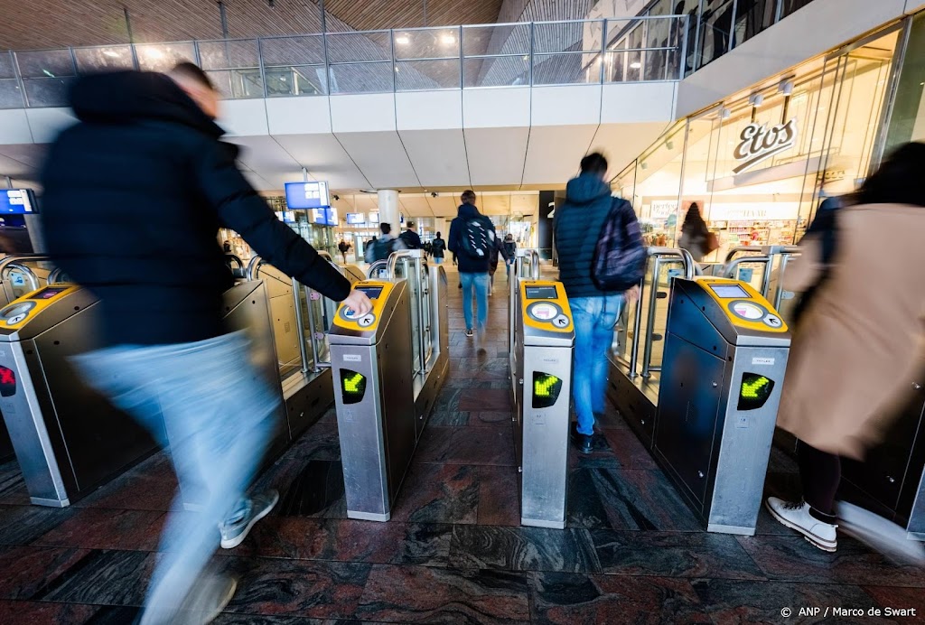 Reizigers geven ov in coronajaar 2021 een 7,9
