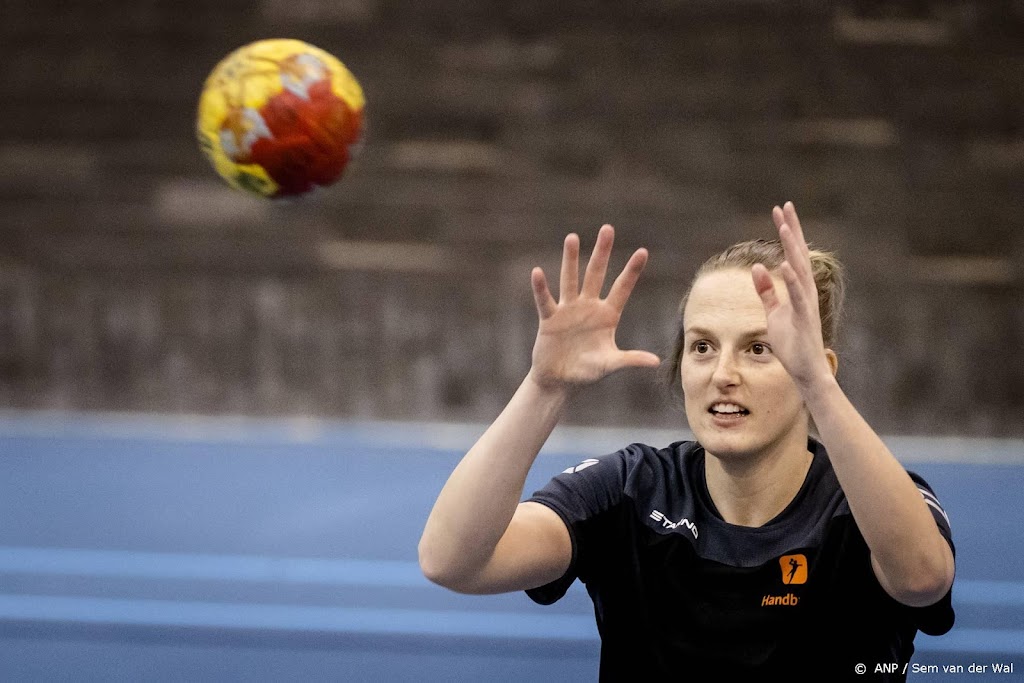 Handbalster Knippenborg beëindigt interlandloopbaan