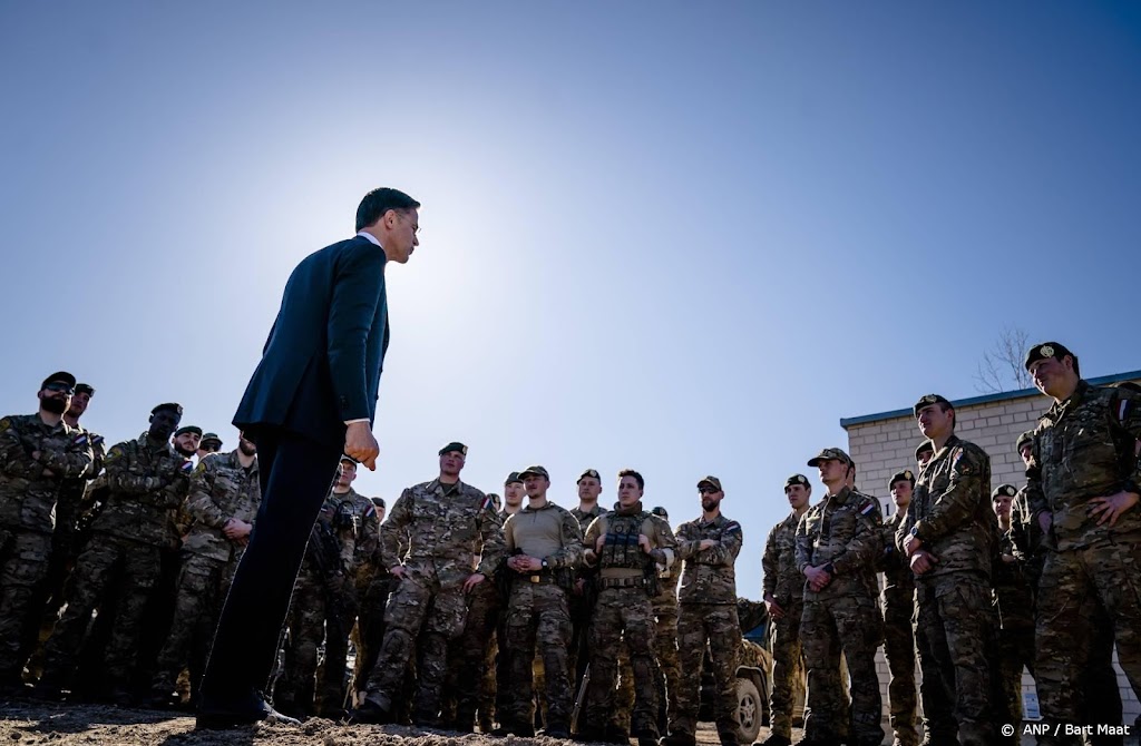 'Het is nu wel serieus', zegt Rutte tegen militairen in Litouwen