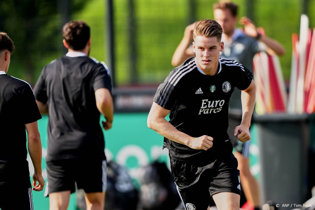 Verdediger Hendriks verbindt zijn toekomst aan Feyenoord