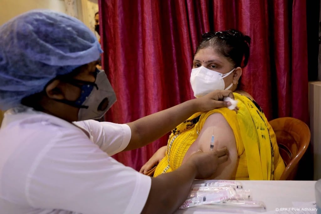 IMF: hele wereld versneld vaccineren om coronacrisis te beëindigen