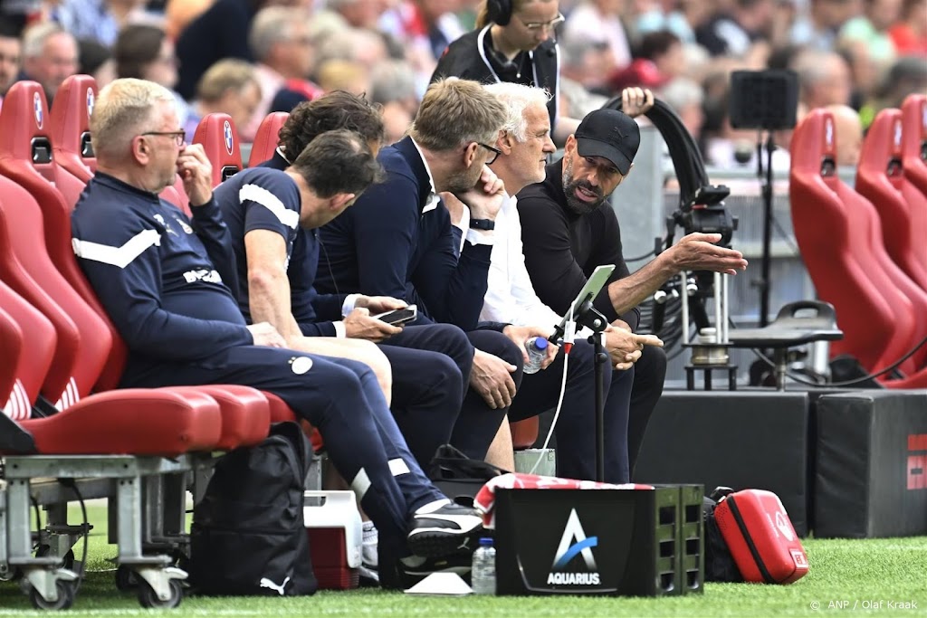 PSV na 3-3 tegen Heerenveen nog niet zeker van tweede plek en CL