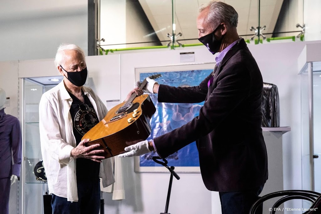 Gitaar van Kurt Cobain voor 5,3 miljoen euro verkocht