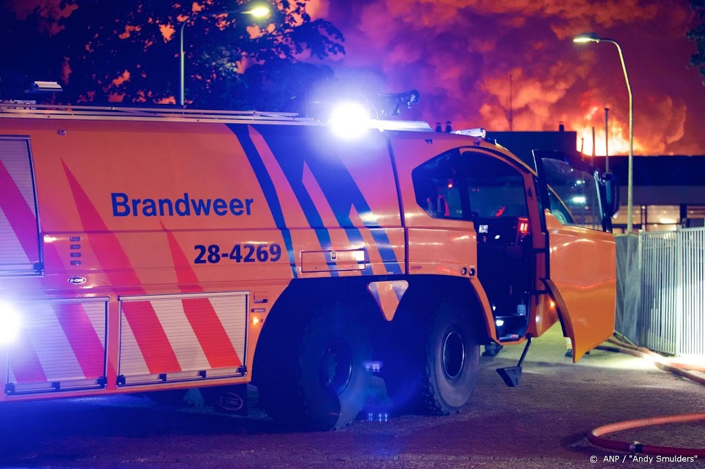Grote brand bij recyclingsbedrijf in Haelen