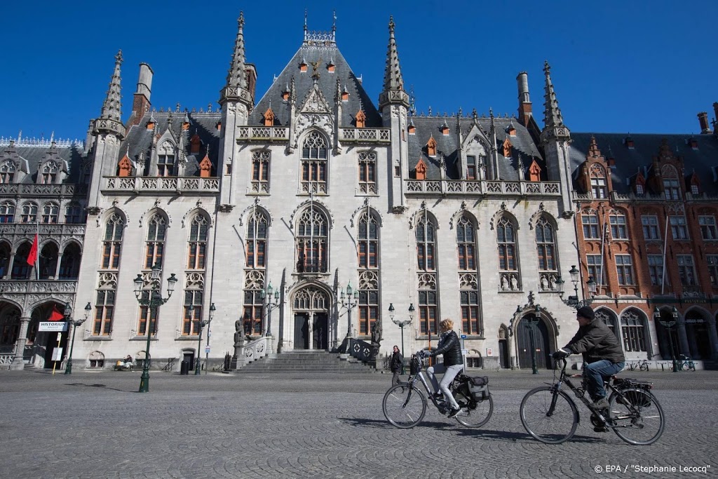 Neergestoken burgemeester Brugge verlaat ziekenhuis
