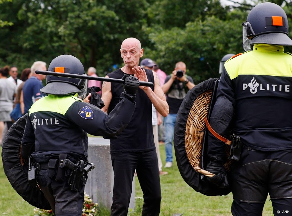 ME omsingelt actievoerders in Den Haag