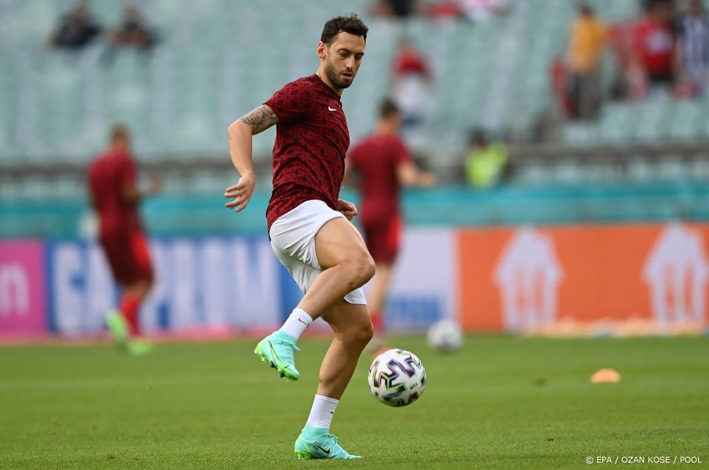Turkse voetballer Çalhanoglu van AC Milan naar Inter