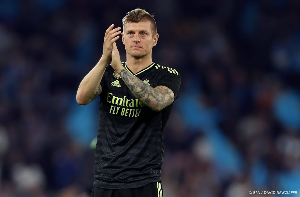 Kroos tekent voor tiende seizoen bij Real Madrid