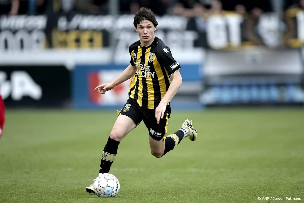 FC Utrecht huurt Amerikaan Aaronson van Eintracht Frankfurt