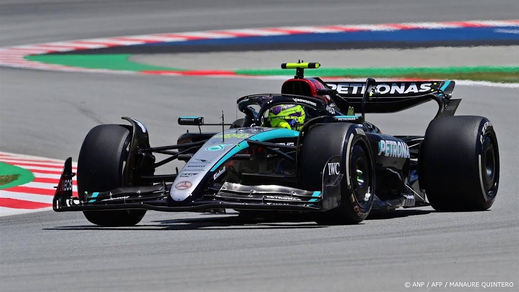 Mercedes laat politie onderzoek doen naar sabotagemail Hamilton