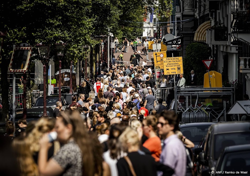 Extra hulpverleners naar afscheid De Vries wegens drukte
