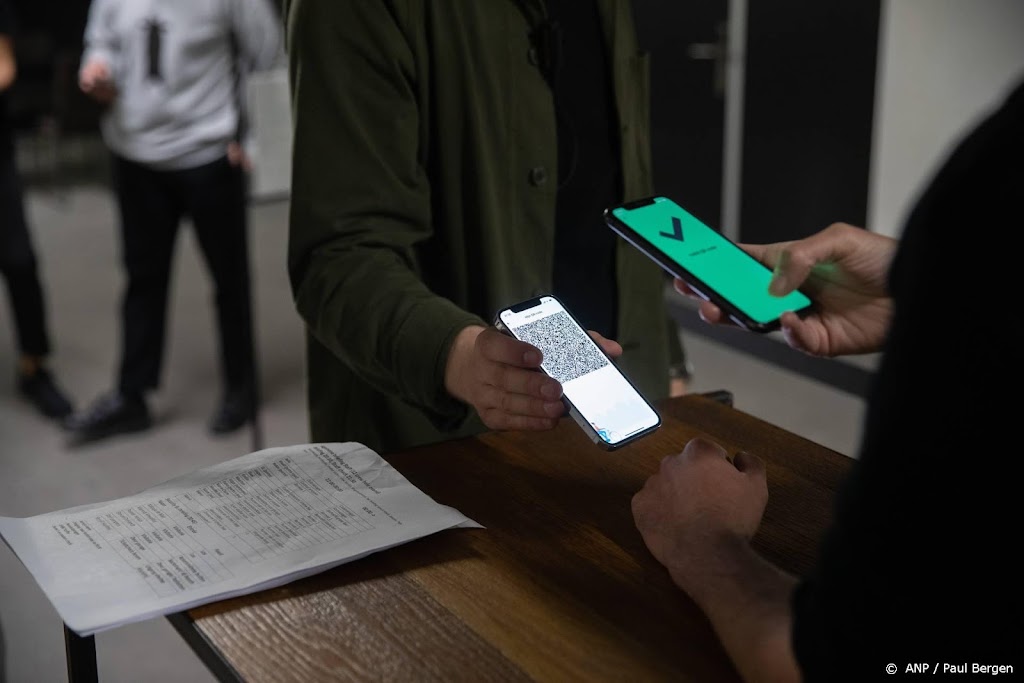 Tientallen mensen kochten vervalst bewijs van coronaprikken