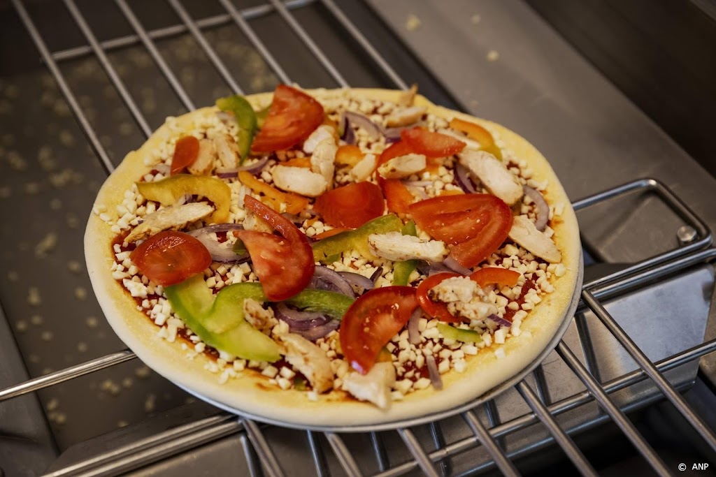 Gevangenen gijzelen cipiers en eisen pizza met kebab