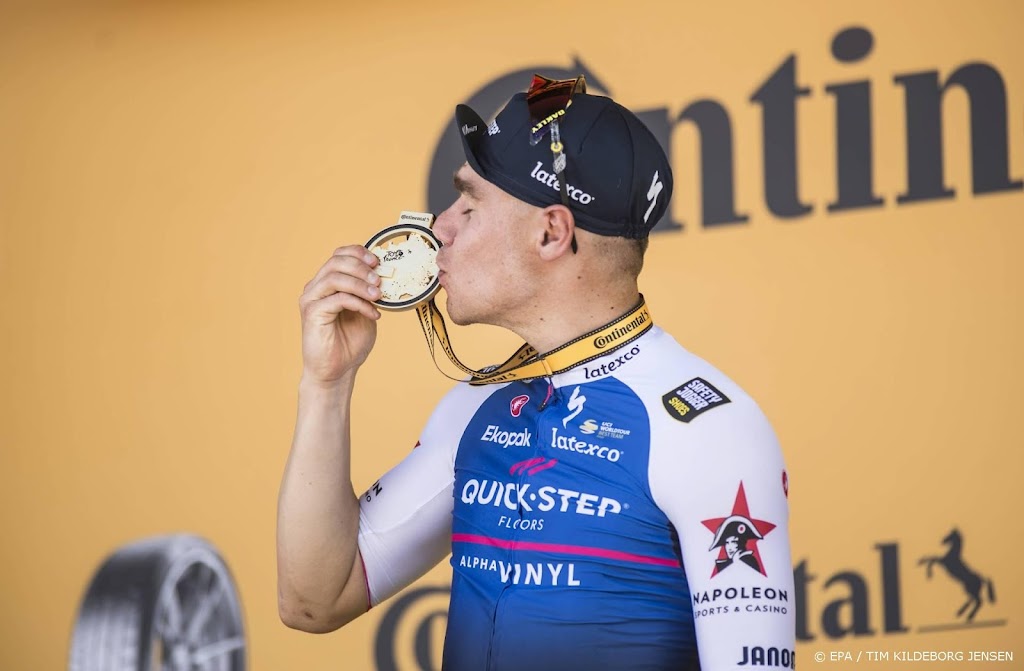 Sprinter Jakobsen ook op tijd binnen in laatste bergetappe