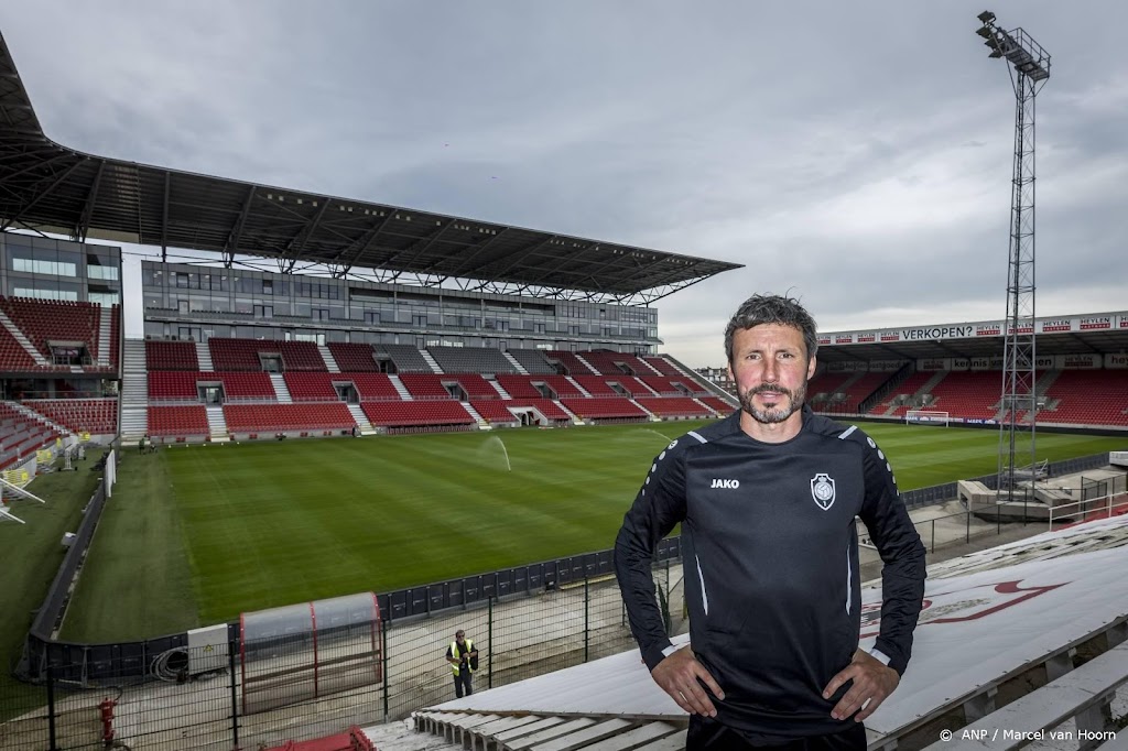 Trainer Van Bommel speelt gelijk met Royal Antwerp FC