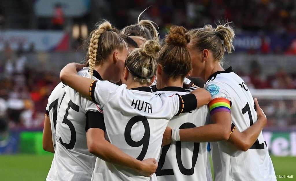 Voetbalsters Duitsland naar halve finale EK na zege op Oostenrijk