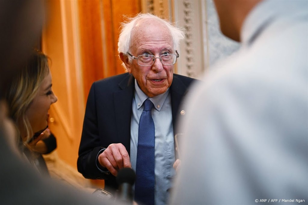 Senator Sanders: Biden diende ons land met eer en waardigheid