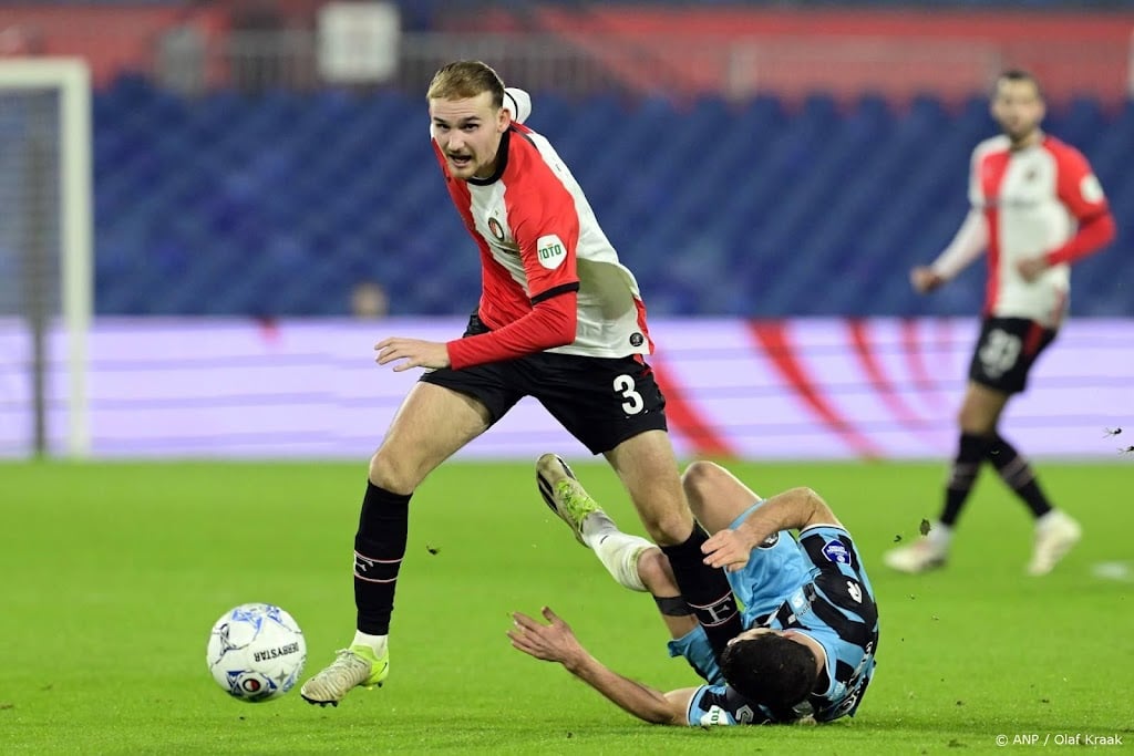 Feyenoorder Beelen 'succesvol' geopereerd aan beenbreuk