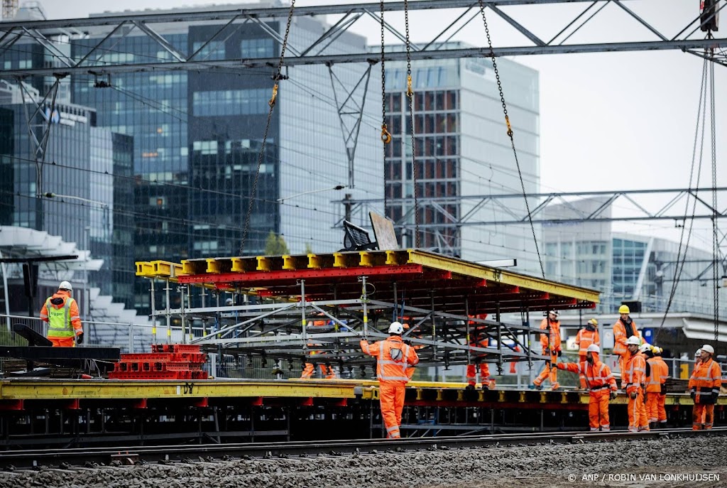 Station Amsterdam Zuid toneel van 'lastige precisieklus'