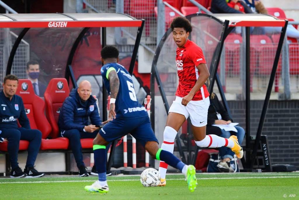 AZ twee duels zonder geschorste aanvaller Stengs