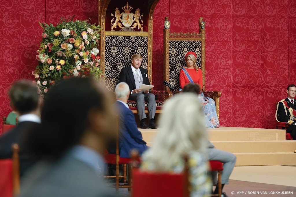 Regering in troonrede door het stof om Groningen en toeslagen