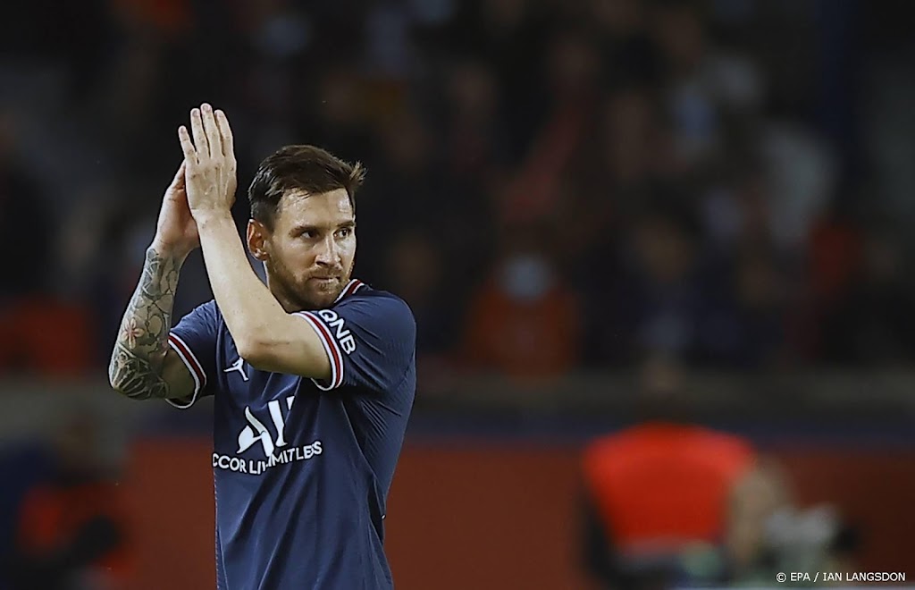 Messi met knieblessure aan de kant bij PSG