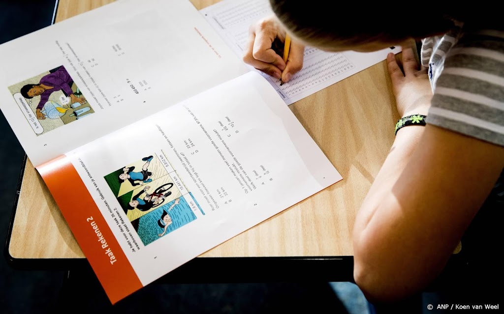 Onderwijsbond noemt begroting 'gotspe' en 'grove schande'
