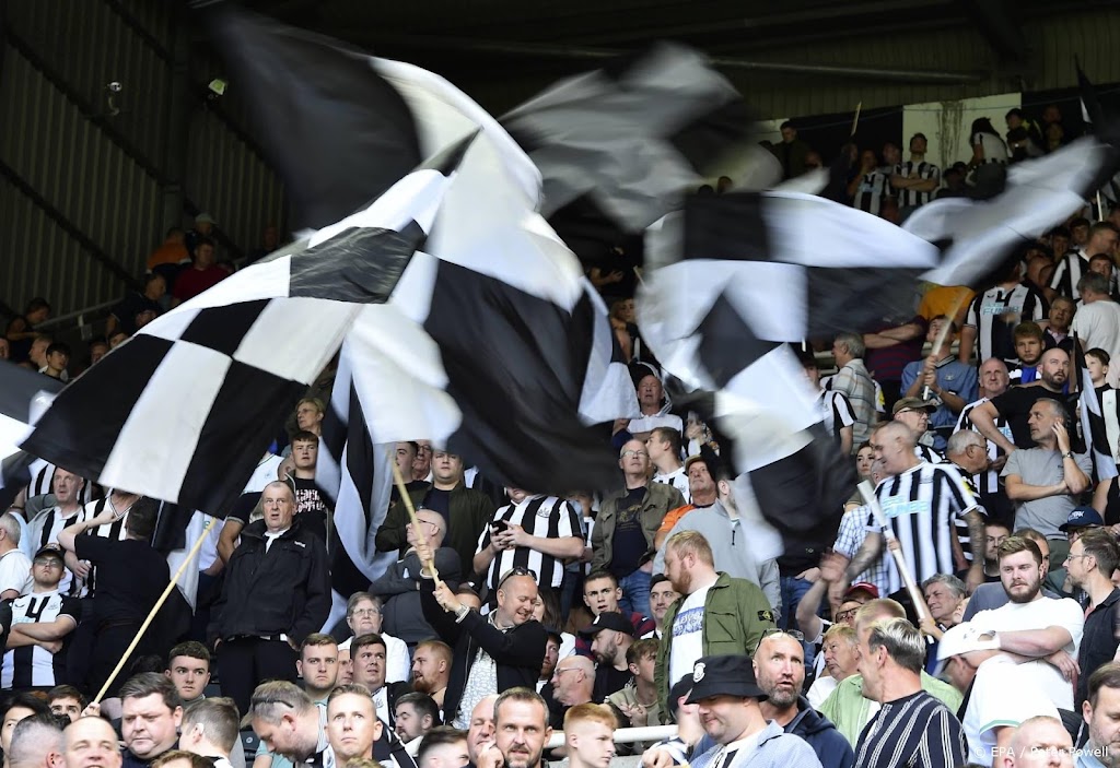 Premier League: stadionverbod voor vuurwerk of bestorming veld
