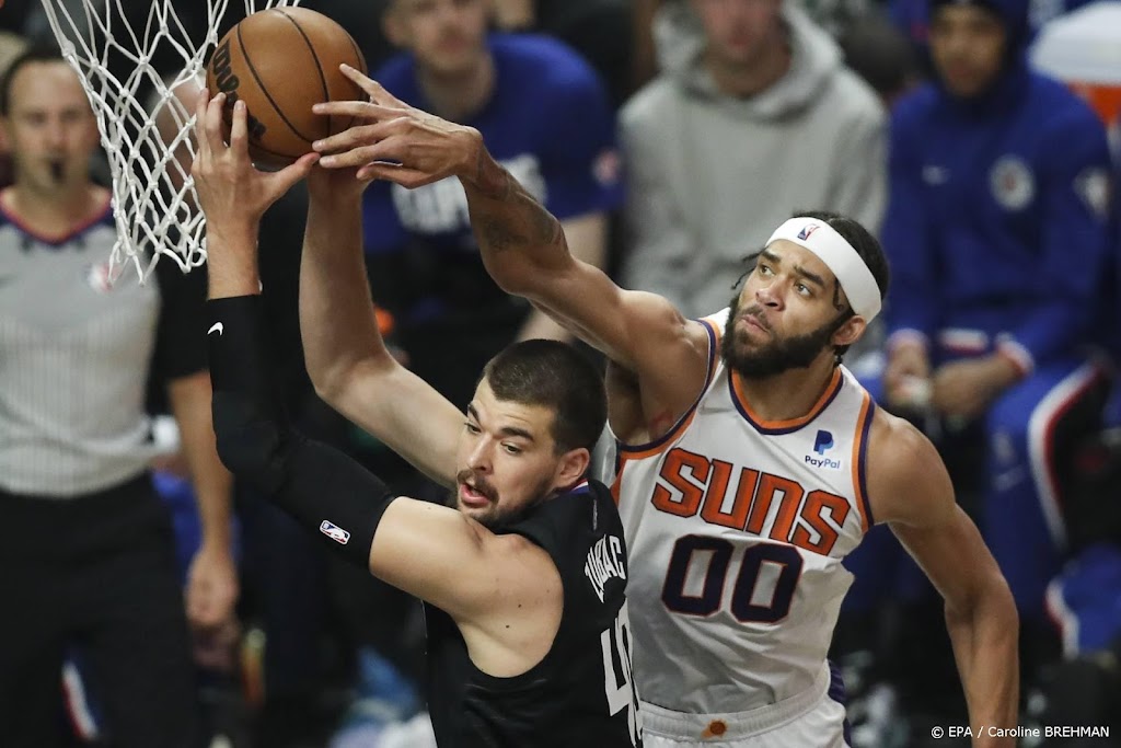 Geschorste eigenaar van Phoenix Suns zet club te koop
