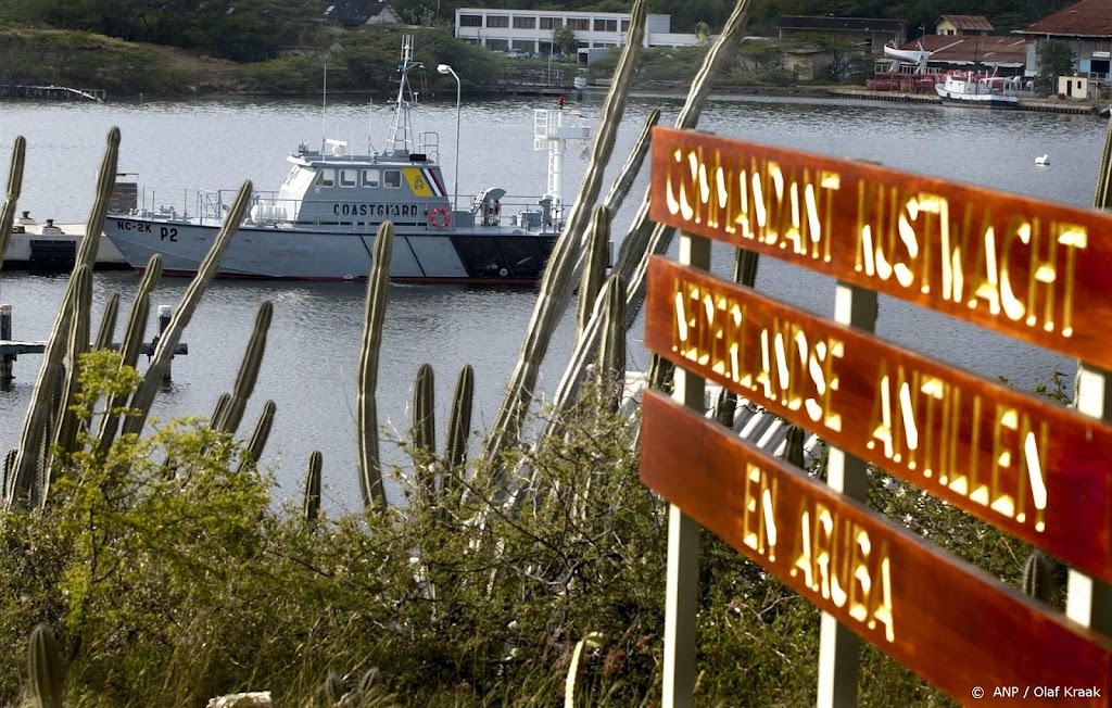 Kustwacht Curaçao houdt vluchtelingenboot aan met vijf kinderen