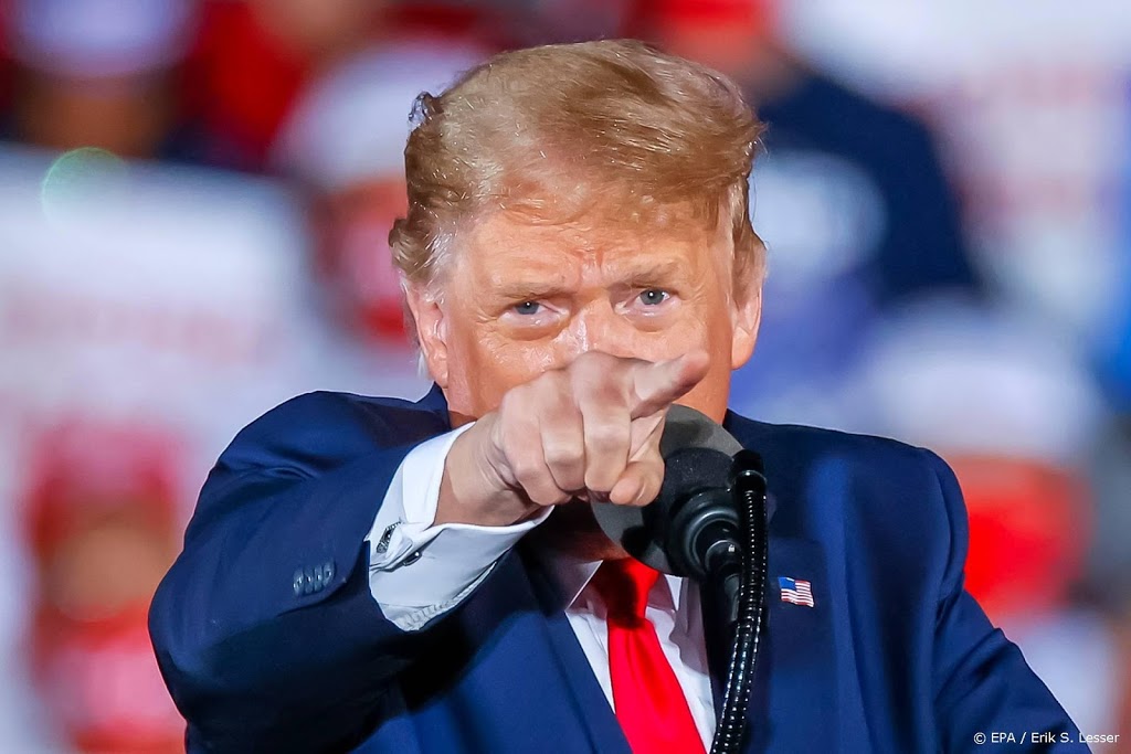 Trump loopt weg uit interview, dreigt met vroegtijdig publiceren