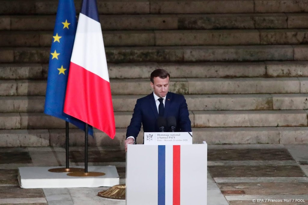 Macron: we zullen cartoons nooit opgeven