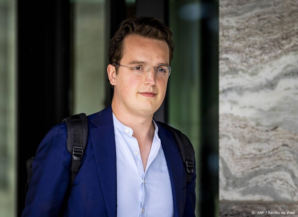 Van Lienden in beroep tegen ontslag uit mondkapjesstichting
