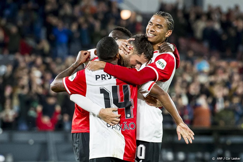 Feyenoord laat Vitesse in Eredivisie met 4-0 kansloos