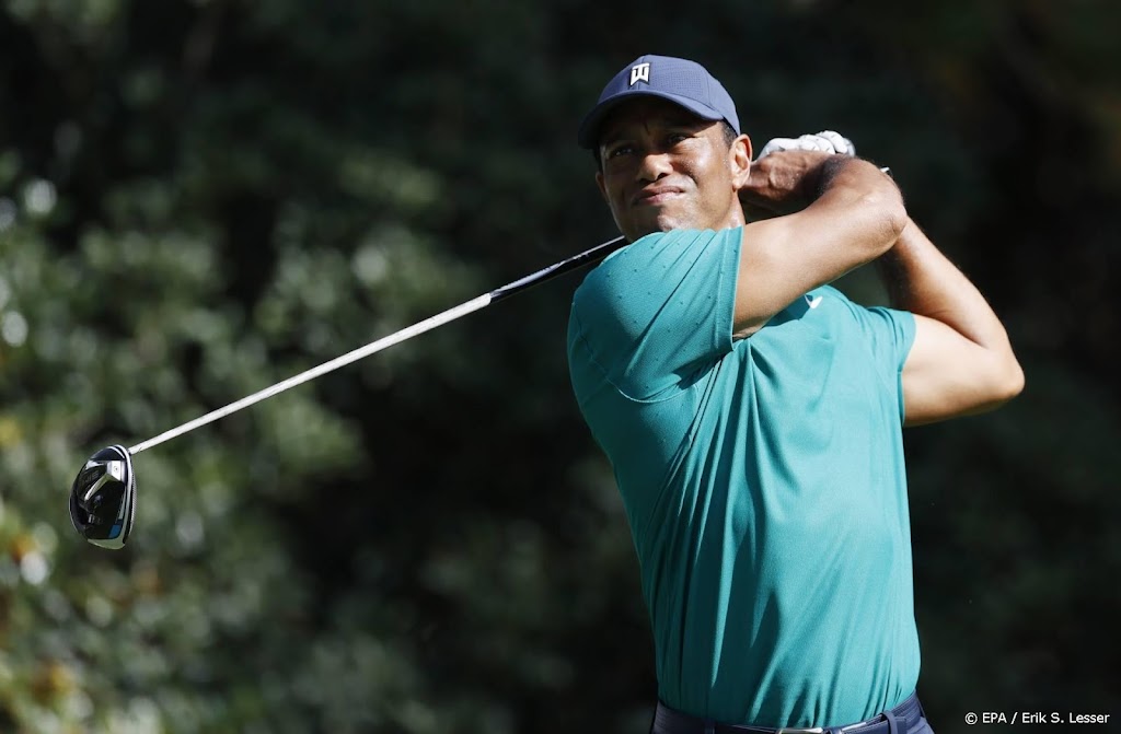 Woods weer op de golfbaan na auto-ongeluk