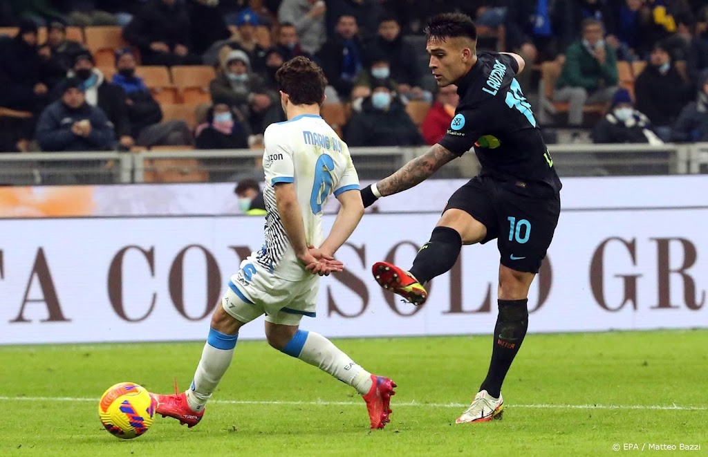 Inter klopt koploper Napoli in Italiaanse topper