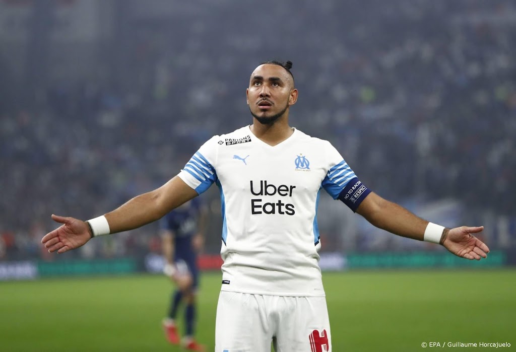 Voetbalduel Frankrijk gestaakt na bekogelen speler met flesje
