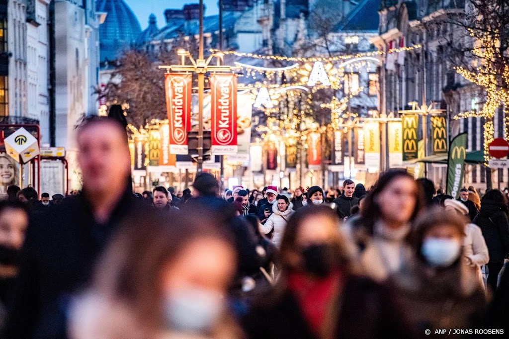 Consumenten iets minder negatief over economie